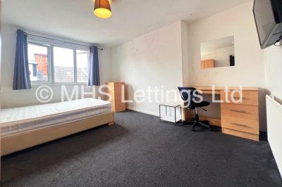 Thumbnail photo of 6 Bedroom Mid Terraced House in 5 Norwood Terrace, Leeds, LS6 1EA