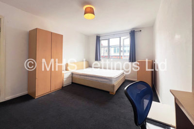 Thumbnail photo of 6 Bedroom Mid Terraced House in 5 Norwood Terrace, Leeds, LS6 1EA