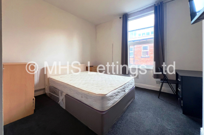 Thumbnail photo of 6 Bedroom Mid Terraced House in 5 Norwood Terrace, Leeds, LS6 1EA