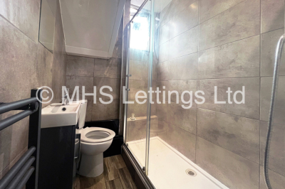 Thumbnail photo of 6 Bedroom Mid Terraced House in 5 Norwood Terrace, Leeds, LS6 1EA