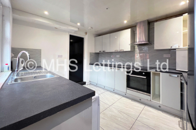 Thumbnail photo of 4 Bedroom Mid Terraced House in 5 Norwood Terrace, Leeds, LS6 1EA