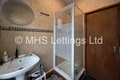 Thumbnail photo of 6 Bedroom Mid Terraced House in 27 Regent Terrace, Leeds, LS6 1NP