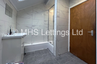 Thumbnail photo of 6 Bedroom Mid Terraced House in 27 Regent Terrace, Leeds, LS6 1NP