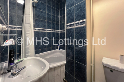 Thumbnail photo of 6 Bedroom Mid Terraced House in 27 Regent Terrace, Leeds, LS6 1NP