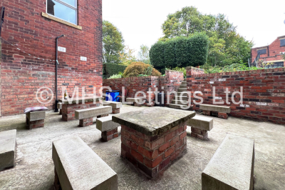 Thumbnail photo of 8 Bedroom Mid Terraced House in 8 Regent Park Avenue, Leeds, LS6 2AU
