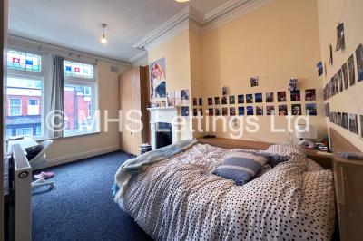Thumbnail photo of 8 Bedroom Mid Terraced House in 11 Regent Park Avenue, Leeds, LS6 2AU