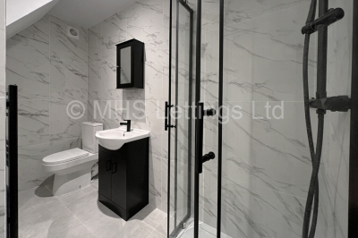 Thumbnail photo of 5 Bedroom Mid Terraced House in 22 Ashville Avenue, Leeds, LS6 1LX