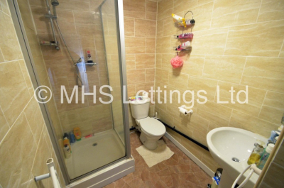 Thumbnail photo of 6 Bedroom Mid Terraced House in Double Room, 14 Ashville Avenue, Leeds, LS6 1LX