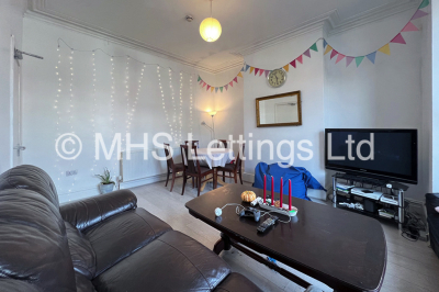 Thumbnail photo of 7 Bedroom Mid Terraced House in 14 Brudenell Avenue, Leeds, LS6 1HD