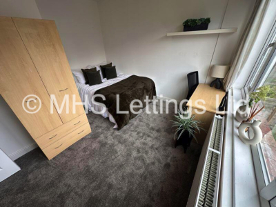 Thumbnail photo of 6 Bedroom Mid Terraced House in 9 Ash Gardens, Leeds, LS6 3LD