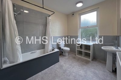 Thumbnail photo of 7 Bedroom Mid Terraced House in 9 Kensington Terrace, Leeds, LS6 1BE
