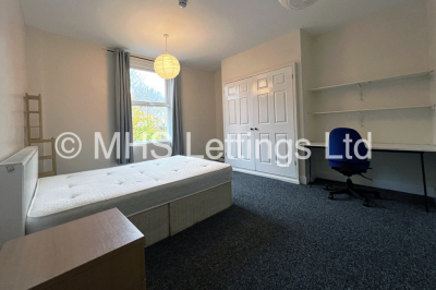 Thumbnail photo of 7 Bedroom Mid Terraced House in 9 Kensington Terrace, Leeds, LS6 1BE