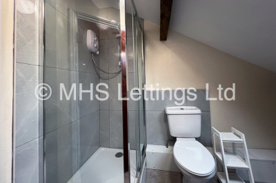 Thumbnail photo of 7 Bedroom Mid Terraced House in 9 Kensington Terrace, Leeds, LS6 1BE