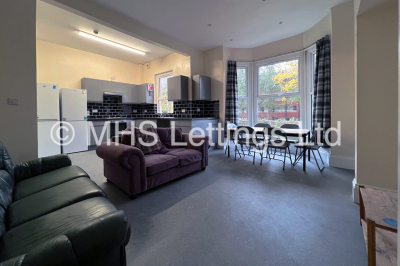 Thumbnail photo of 7 Bedroom Mid Terraced House in 9 Kensington Terrace, Leeds, LS6 1BE