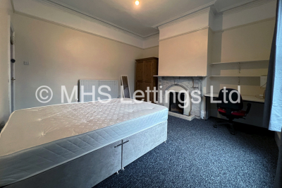 Thumbnail photo of 7 Bedroom Mid Terraced House in 9 Kensington Terrace, Leeds, LS6 1BE