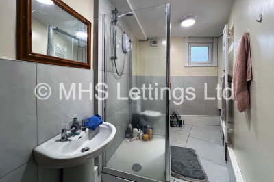 Thumbnail photo of 7 Bedroom Mid Terraced House in 32 Hyde Park Terrace, Leeds, LS6 1BJ