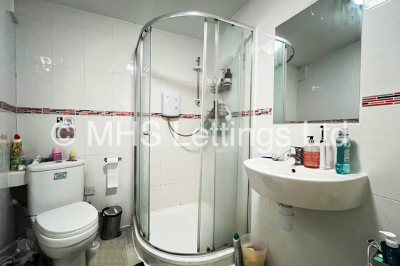 Thumbnail photo of 1 Bedroom End Terraced House in Double Room, 10 Glossop View, Leeds, LS6 2LQ