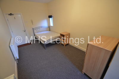 Thumbnail photo of 9 Bedroom Mid Terraced House in 16 Hanover Square, Leeds, LS3 1AP