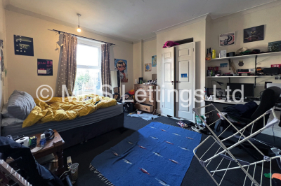 Thumbnail photo of 5 Bedroom Mid Terraced House in 9 Victoria Road, Leeds, LS6 1AS