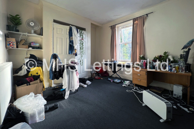 Thumbnail photo of 5 Bedroom Mid Terraced House in 9 Victoria Road, Leeds, LS6 1AS