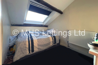 Thumbnail photo of 5 Bedroom Mid Terraced House in 9 Victoria Road, Leeds, LS6 1AS