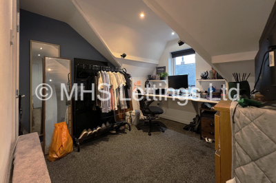 Thumbnail photo of 2 Bedroom Mid Terraced House in 3 Meadow View, Leeds, LS6 1JQ