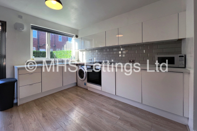 Thumbnail photo of 2 Bedroom Mid Terraced House in 31 Park View Avenue, Leeds, LS4 2LH