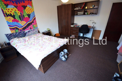 Thumbnail photo of 5 Bedroom Mid Terraced House in 41 Manor Drive, Leeds, LS6 1DD