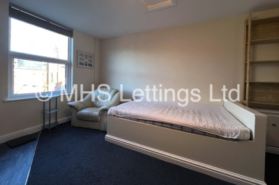 Thumbnail photo of 1 Bedroom Studio in Room 4, 30 Hyde Park Terrace, Leeds, LS6 1BJ