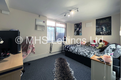 Thumbnail photo of 3 Bedroom Mid Terraced House in 6 Graham Avenue, Leeds, LS4 2LW