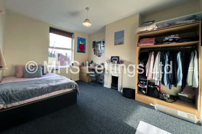 Thumbnail photo of 3 Bedroom Mid Terraced House in 6 Graham Avenue, Leeds, LS4 2LW