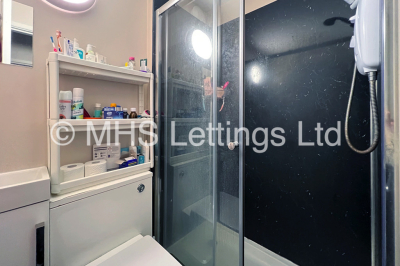 Thumbnail photo of 2 Bedroom Mid Terraced House in 28 Ash Grove, Leeds, LS6 1AY