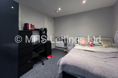 Thumbnail photo of 6 Bedroom Mid Terraced House in 15 Granby Grove, Leeds, LS6 3BE