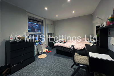 Thumbnail photo of 6 Bedroom Mid Terraced House in 15 Granby Grove, Leeds, LS6 3BE