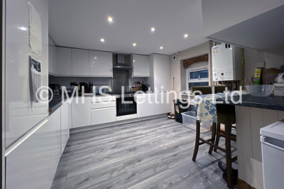 Thumbnail photo of 6 Bedroom Mid Terraced House in 15 Granby Grove, Leeds, LS6 3BE