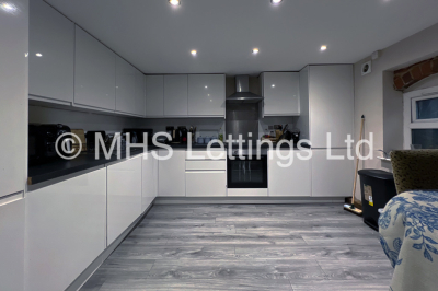 Thumbnail photo of 6 Bedroom Mid Terraced House in 15 Granby Grove, Leeds, LS6 3BE