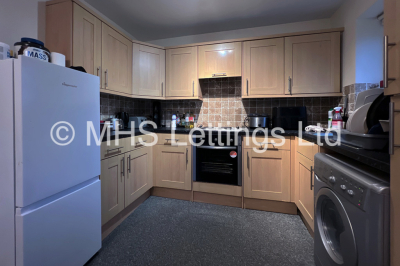 Thumbnail photo of 2 Bedroom Flat in Flat 15, Headingley House, 96 Ash Road, Leeds, LS6 3HD