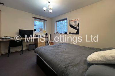 Thumbnail photo of 2 Bedroom Flat in Flat 15, Headingley House, 96 Ash Road, Leeds, LS6 3HD