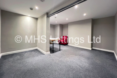 Thumbnail photo of 5 Bedroom Mid Terraced House in 5 Burchett Grove, Leeds, LS6 2JA