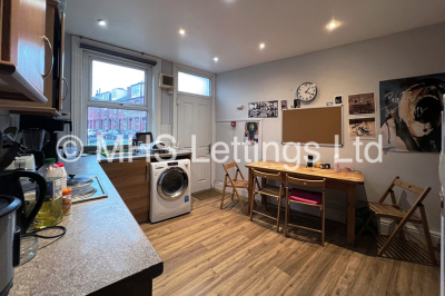Thumbnail photo of 6 Bedroom End Terraced House in 61 Thornville Road, Leeds, LS6 1JY