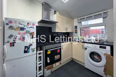 Thumbnail photo of 4 Bedroom End Terraced House in 35 Estcourt Avenue, Leeds, LS6 3ET