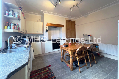 Thumbnail photo of 4 Bedroom Mid Terraced House in 15 Spring Grove View, Leeds, LS6 1RW