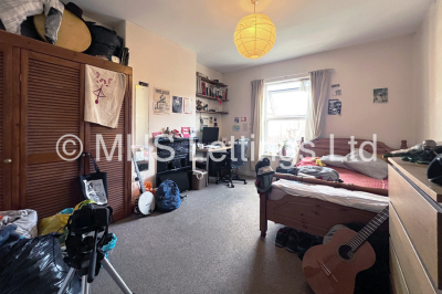 Thumbnail photo of 4 Bedroom Mid Terraced House in 15 Spring Grove View, Leeds, LS6 1RW