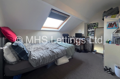 Thumbnail photo of 4 Bedroom Mid Terraced House in 15 Spring Grove View, Leeds, LS6 1RW