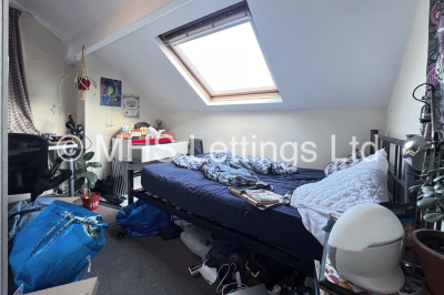Thumbnail photo of 4 Bedroom Mid Terraced House in 15 Spring Grove View, Leeds, LS6 1RW