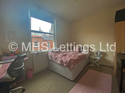Thumbnail photo of 4 Bedroom Mid Terraced House in 14 Welton Grove, Leeds, LS6 1ES
