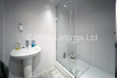 Thumbnail photo of 1 Bedroom Apartment in Garden Flat, 37 Moorland Avenue, Leeds, LS6 1AP