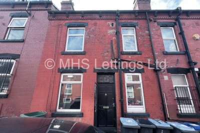 Thumbnail photo of 2 Bedroom Mid Terraced House in 57 Harold Place, Leeds, LS6 1PQ