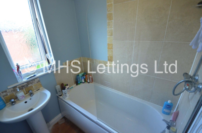 Thumbnail photo of 5 Bedroom Mid Terraced House in 44 Hartley Avenue, Leeds, LS6 2LP