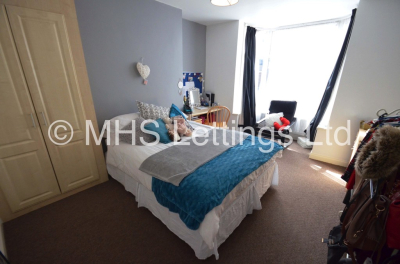Thumbnail photo of 5 Bedroom Mid Terraced House in 44 Hartley Avenue, Leeds, LS6 2LP